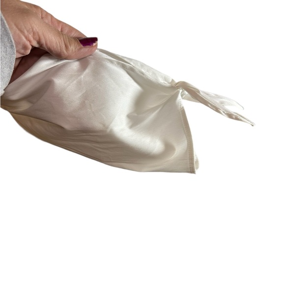 BEBE Women’s White Top Size Small - Picture 2 of 5